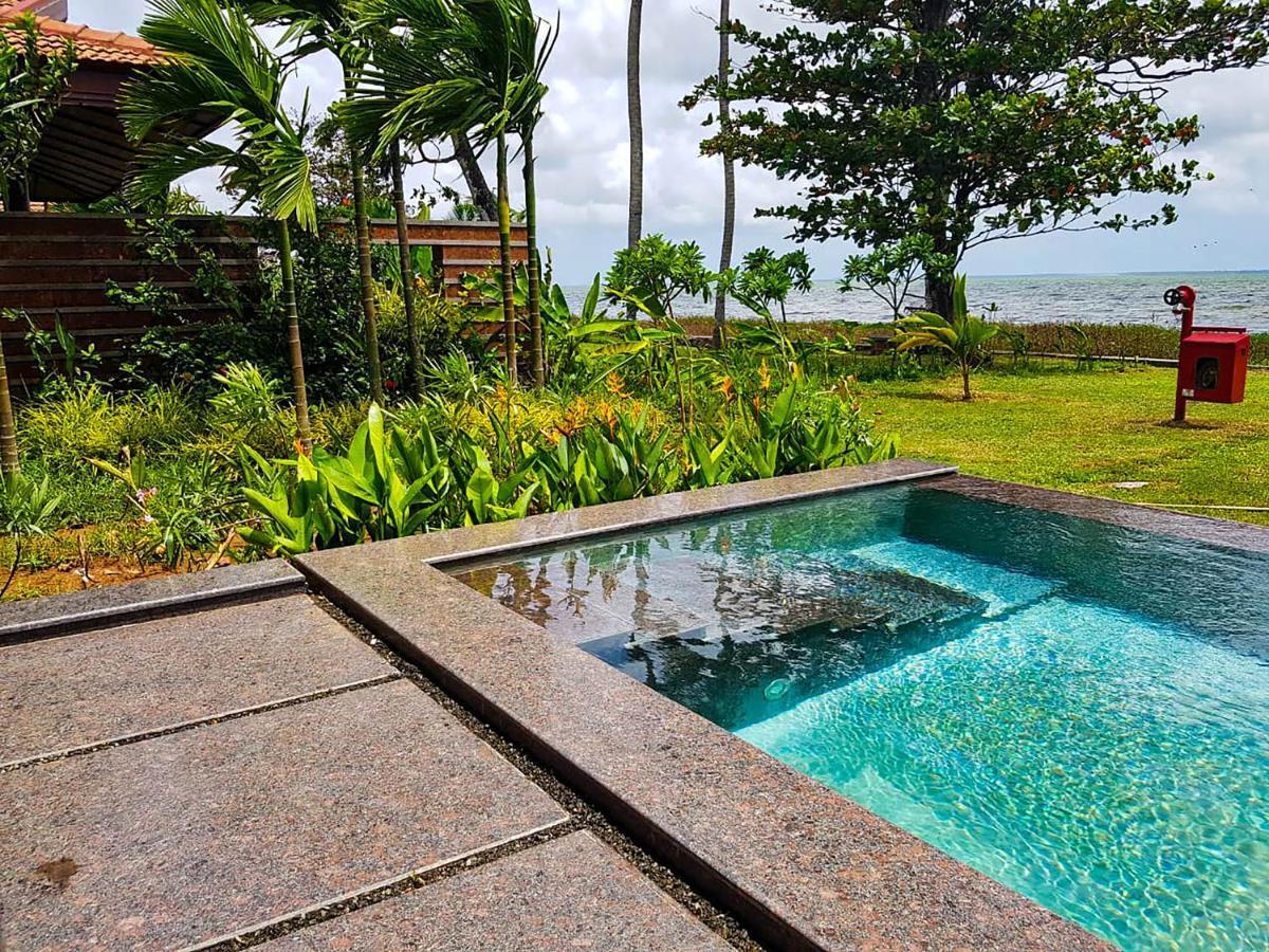 Niraamaya Wellness Retreats Backwaters And Beyond Кумараком Екстер'єр фото